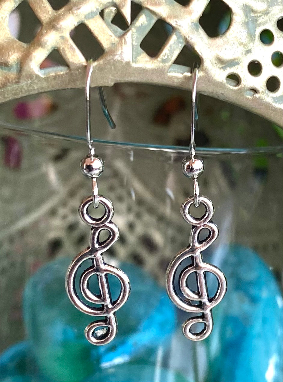 Cleft Note Music Earrings